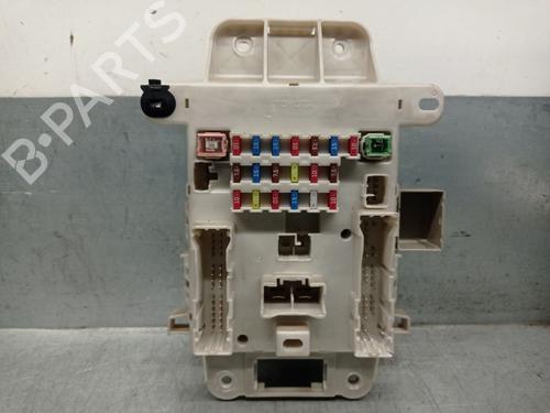 Used Fuse box TOYOTA RAV 4 II (_A2_) 2.0 4WD (ACA21, ACA20) (150 hp) 25927451