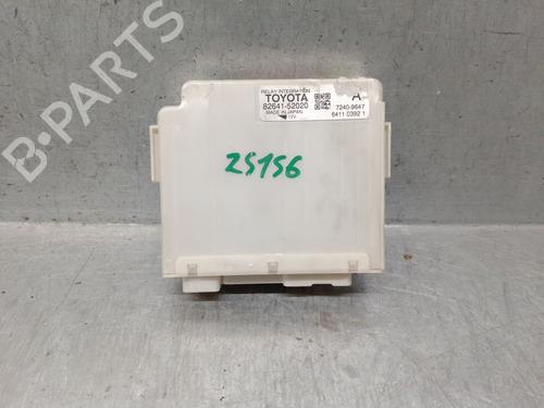 Used Fuse box Fuse box TOYOTA YARIS (_P13_) 1.0 (KSP130) (72 hp) 33856492 33856492