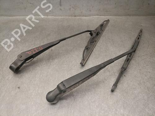 Used Front windshield wiper arm LAND ROVER DEFENDER Station Wagon (L316) 2.5 TDI 4x4 (L316) (113 hp) 21577239