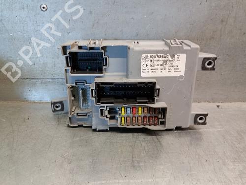 Used Fuse box FIAT 500 (312_) 1.3 D Multijet (312AXB1A) (75 hp) 27310157