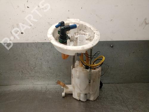 Used Fuel pump BMW 1 (F20) 118 d (150 hp) 30316389