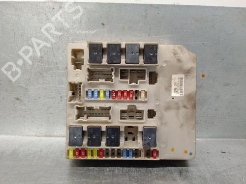 Used Fuse box Fuse box RENAULT CLIO III (BR0/1, CR0/1) 1.2 16V (BR02, BR0J, BR11, CR02, CR0J, CR11) (75 hp) 33538498 33538498