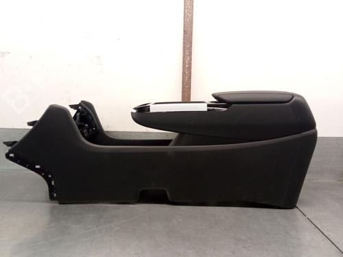Used Middle console HYUNDAI TUCSON (TL, TLE) 2.0 CRDi All-wheel Drive (136 hp) 28070752