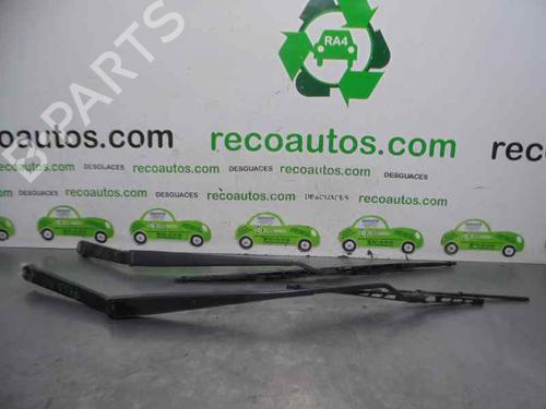 Used Front windshield wiper arm NISSAN X-TRAIL I (T30) 2.2 dCi (136 hp) 4084181