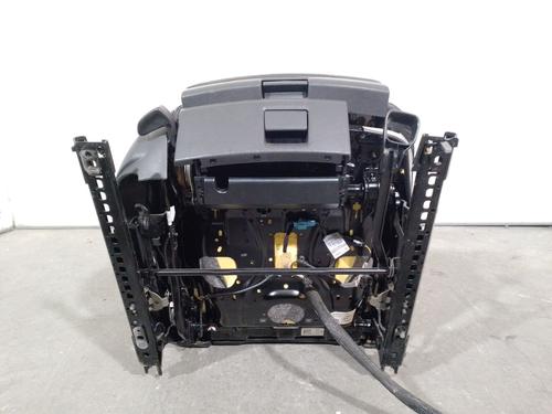 Right front seat AUDI A3 Limousine (8VS, 8VM) 1.6 TDI | BP34624575C16 - Image 9