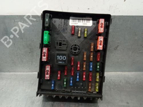 Boîte à Fusibles VW PASSAT B6 (3C2) 2.0 FSI (150 hp) 27854991