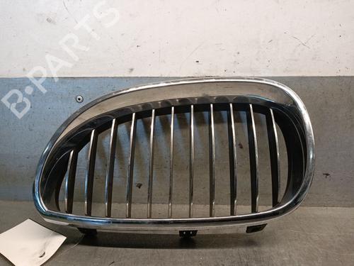 Used Grille BMW 5 (E60) 530 d (231 hp) 33203599
