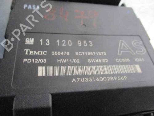 Fuse box OPEL SIGNUM Hatchback (Z03) 2.2 DTI (F48) | BP2513816E1 