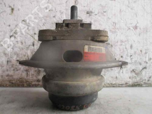 Used Engine mount LAND ROVER RANGE ROVER SPORT I (L320) 2.7 D 4x4 (190 hp) 8763060