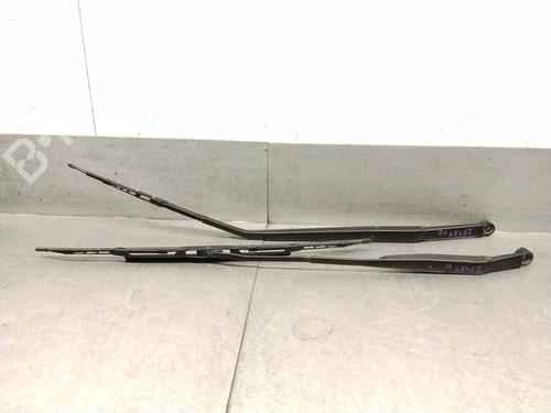 Used Front windshield wiper arm Front windshield wiper arm TOYOTA PREVIA II (_R3_) 2.4 (ACR30) (156 hp) 35980526 35980526