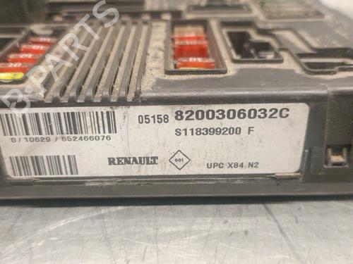 Fuse box RENAULT GRAND SCÉNIC II (JM0/1_) 1.9 dCi (JM0G, JM12, JM1G, JM2C) | BP28119162E1 