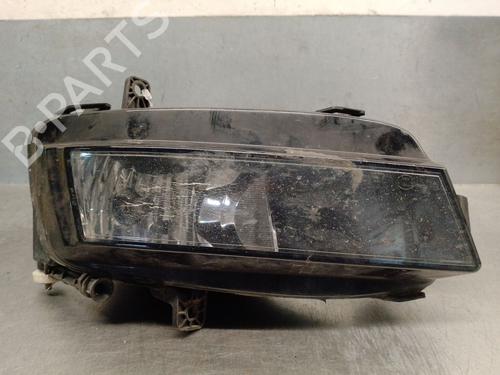 right-front-fog-light-vw-golf-vii-5g1-bq1-be1-be2-2012-2013-2014-2015-2016-2017-2018-2019-2020-2021-32195428 main image