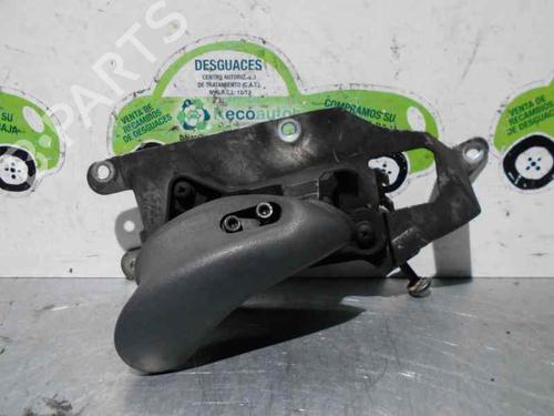 Venstre foran invendig håndtak OPEL COMBO Box Body/MPV 1.7 DI 16V (65 hp) 3215653