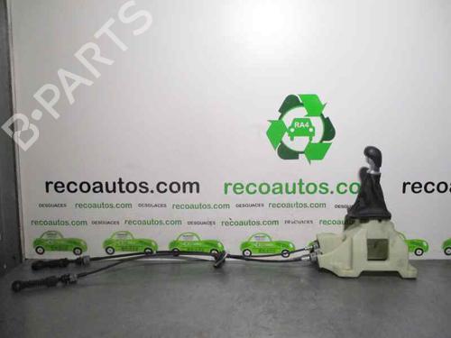 Used Gear lever KIA VENGA (YN) 1.4 CVVT (90 hp) 7445090