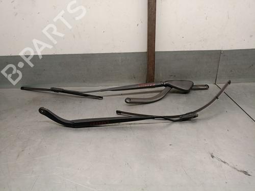 Used Front windshield wiper arm Front windshield wiper arm 37174629 37174629