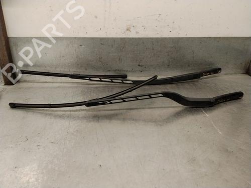 Used Front windshield wiper arm Front windshield wiper arm 37702252 37702252