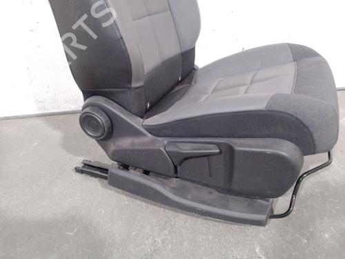 Right front seat CITROËN C5 AIRCROSS (A_) 1.2 PureTech 130 (ARHNSJ) | BP31969215C16