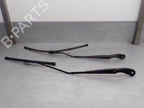 Used Front windshield wiper arm DACIA SANDERO II TCe 90 LPG (B8M1) (90 hp) 18312727