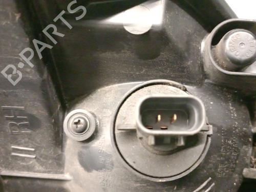 Right headlight KIA CERATO I Saloon (LD) 2.0 CRDi | BP31329842C29