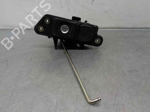 Used Tailgate handle MERCEDES-BENZ S-CLASS (W220) S 320 CDI (220.026, 220.126) (197 hp) 6874667