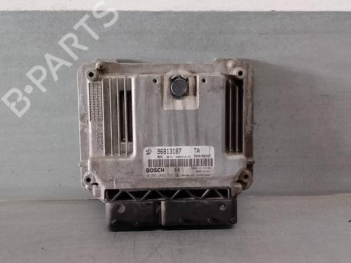 Used Engine control unit (ECU) CHEVROLET CAPTIVA (C100, C140) 2.0 D 4WD (150 hp) 18060880