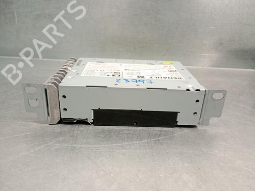 Used Radio RENAULT CAPTUR II (HF_) TCe 90 (HFM6) (91 hp) 29638166