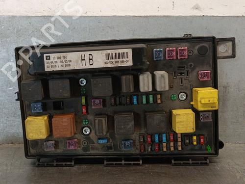 Used Fuse box Fuse box 31637710 31637710