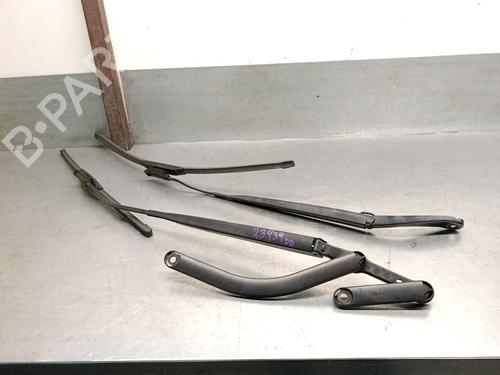 Used Front windshield wiper arm RENAULT GRAND SCÉNIC II (JM0/1_) 1.5 dCi (JM1E) (106 hp) 30182078