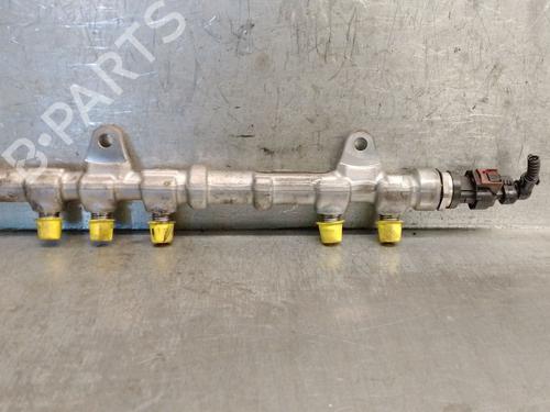Used Injection rail Injection rail OPEL CORSA E Hatchback Van (X15) 1.3 CDTI (08) (75 hp) 33705425 33705425