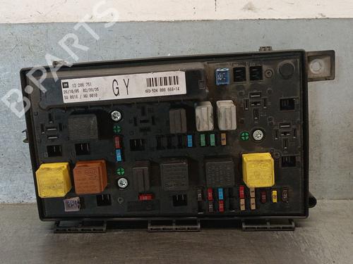 Used Fuse box Fuse box 27176126 27176126