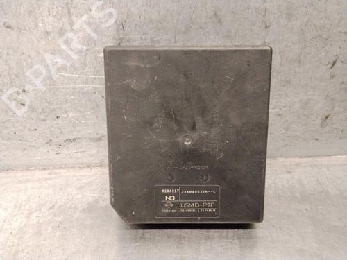 Used Fuse box Fuse box 37795682 37795682
