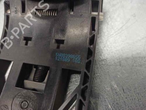 Front right exterior door handle VW GOLF VI (5K1) 1.4 TSI | BP5774838C129 