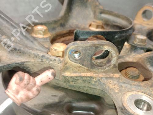 Right rear steering knuckle MITSUBISHI PAJERO III (V7_W, V6_W) 3.2 Di-D (V68W) | BP32138452M28 