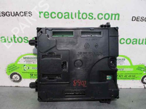 Used Fuse box RENAULT LAGUNA III (BT0/1) 2.0 dCi (BT01, BT08, BT09, BT0E, BT0K, BT12, BT1C, BT1D,... (150 hp) 3014419