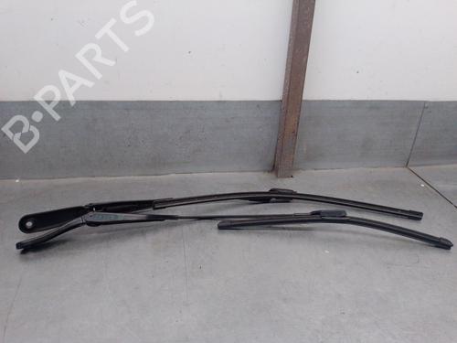 Used Front windshield wiper arm VOLVO V60 I (155) D3 / D4 (163 hp) 26323168