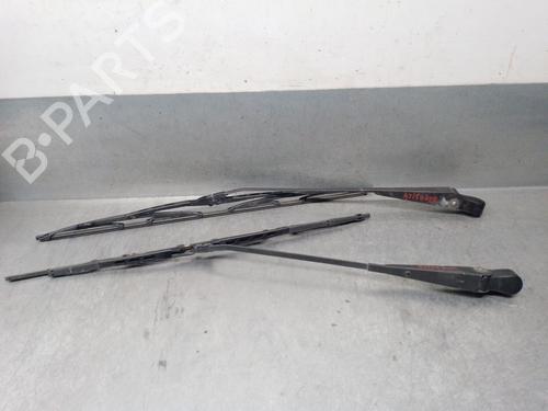 Brazo limpia delantero Brazo limpia delantero IVECO DAILY II Platform/Chassis 49-10 (13050211, 13050231, 13050304, 13050311, 13050331,... (103 hp) 34252079 34252079