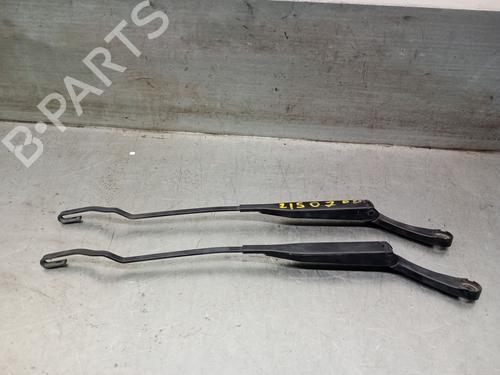 Used Front windshield wiper arm VOLVO 460 (464) 2.0 (110 hp) 23144715