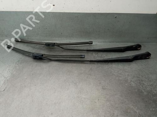 Used Front windshield wiper arm LAND ROVER FREELANDER I (L314) 2.0 Td4 4x4 (112 hp) 24470458