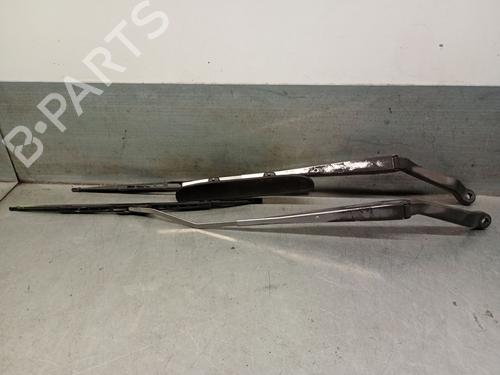Used Front windshield wiper arm HONDA CR-V I (RD) 2.0 16V 4WD (RD1, RD3) (128 hp) 24665527