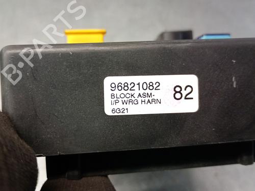 Fuse box CHEVROLET CAPTIVA (C100, C140) 2.0 D 4WD | BP26975484E1 
