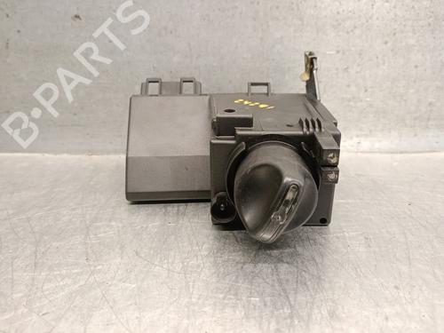 Used Headlight switch MERCEDES-BENZ E-CLASS (W210) E 220 CDI (210.006) (143 hp) 31137143