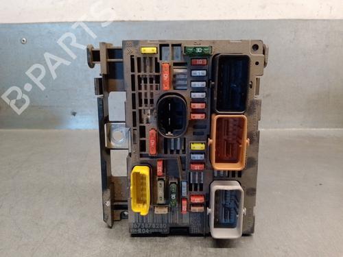 Used Fuse box CITROËN BERLINGO Box Body/MPV (B9) 1.6 HDi 90 (90 hp) 32068087
