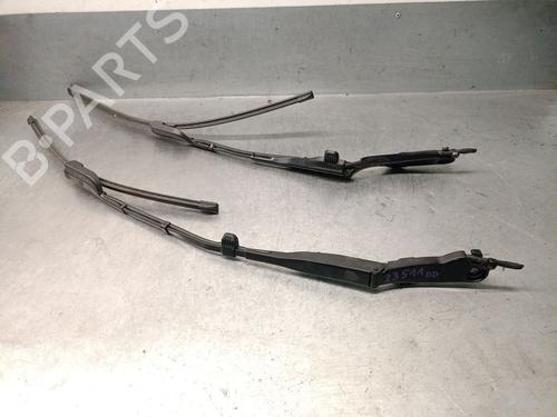 Used Front windshield wiper arm VOLVO XC40 (536) Recharge (252 hp) 28726512