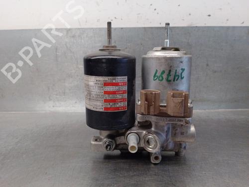 Hovedbremsecylinder TOYOTA YARIS VERSO (_P2_) 1.4 D-4D (NLP20_, NLP22_) (75 hp) 33204817