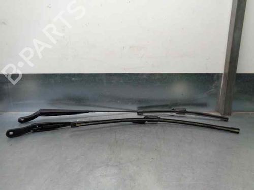 Front windshield wiper arm PEUGEOT 208 I (CA_, CC_) 1.2 VTI 82 | BP7304762C143 