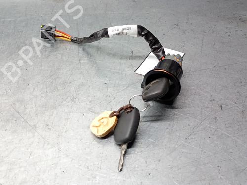 Used Ignition barrel DACIA SANDERO 1.2 16V (75 hp) 32779377