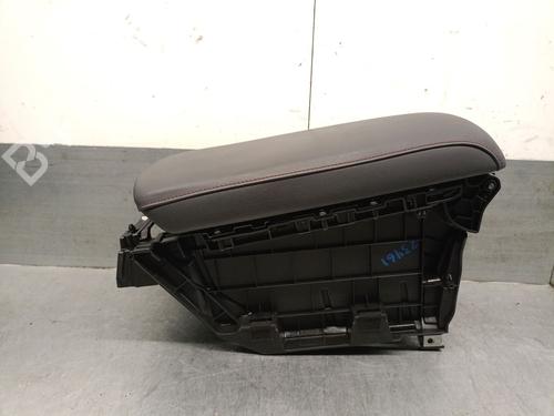Used Middle console MAZDA 3 Hatchback (BP) 2.0 SKYACTIV-G M Hybrid (122 hp) 28567019