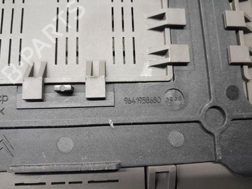 Fuse box PEUGEOT 607 (9D, 9U) 3.0 V6 24V | BP36422052E1 - Image 4