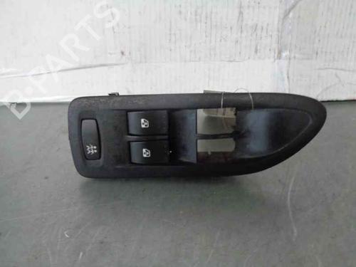 Used Left front window switch RENAULT LAGUNA II Grandtour (KG0/1_) 1.9 dCi (KG0G) (120 hp) 2102256