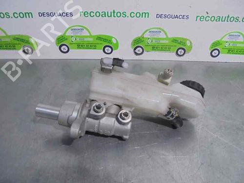 Used Brake master cylinder TOYOTA AURIS (_E15_) 2.0 D-4D (ADE150_, ADE150R) (126 hp) 2088801